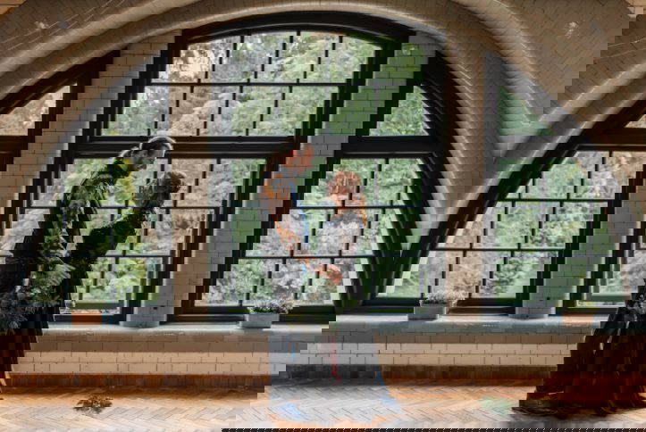 Confetti bannock house