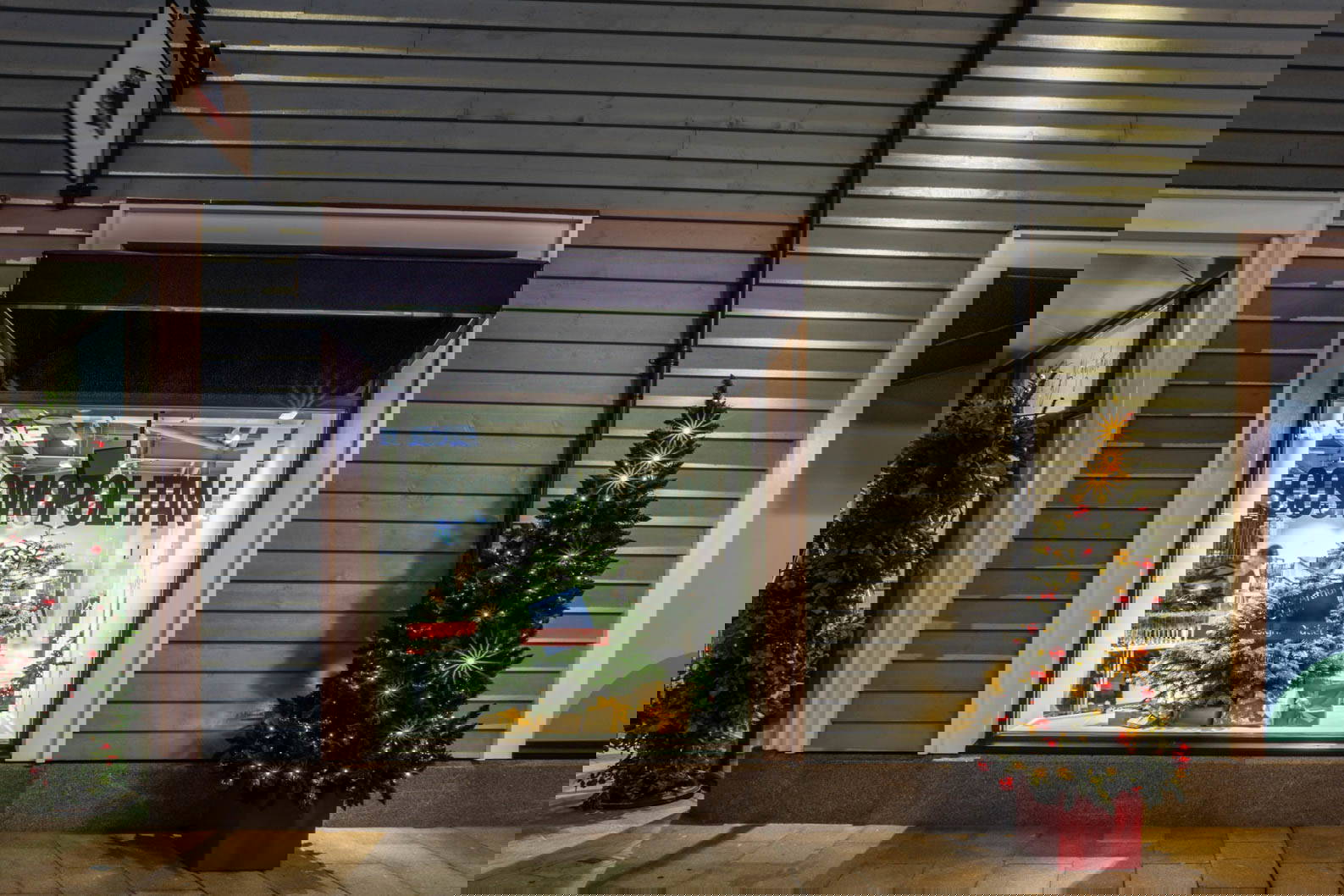 Marketing activation event photographed for Elle and Cosmopolitan in Birmingham<br />
Guests enjoying a fashion-led brand activation with interactive installations